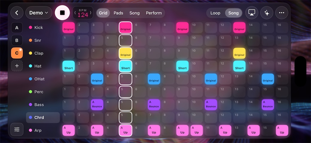 PolychromBox auf dem iPhone im Querformat: das ganze Pult quer über den Bildschirm